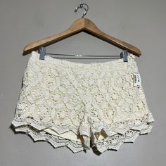 Nwt Aeropostale || Woman’s Cream Lace Shorts Lace Design Shorts With Elastic Waist In Perfect Condition Never Worn From Smoke Free Environment Size Large Measurements From Laying Flat Waist 15 1/2 Inches Rise 9 Inches Inseam 2 1/2 Inches Bundle And Save On Shipping Womens Lace Shorts, Blue Skort, Crop Top Set, Ripped Denim Shorts, Cream Style, Ripped Denim, Cream Lace, Skorts, Summer Clothes