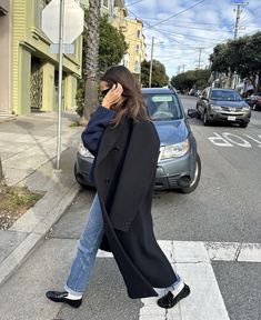 Black Loafers Outfit, Normcore Fashion, Winter 23, Mode Inspo, Fall Winter Outfits, Look Fashion, Classy Outfits, Minimalist Fashion, Everyday Outfits