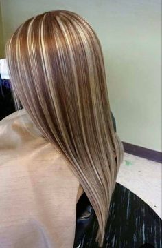 Hair Color White, Chunky Highlights, Classic Beauty, Blonde Hair, Color White, Highlights, Hair Color, Blonde, Hair