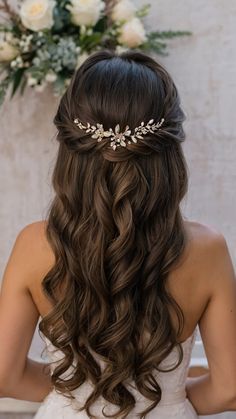 Discover gorgeous half up half down bridesmaid hairstyles for medium length hair Whether you prefer curly full or simple styles these easy yet elegant looks will suit all preferences From simple half up half down styles to short braids and everything in between find the perfect hairstyle for your bridesmaids with medium length hair Hair Do Bridesmaid Simple, Bridesmaids Hairstyles Half Up Half Down, Half Up Half Down Styles, Bridesmaid Hair Braid, Down Styles, Fun Hairstyles, Bridal Braids, Perfect Hairstyle, Short Braids