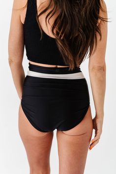 Features High waisted Full coverage Double band L&K exclusive Size + Fit XX-Small 00, X-Small 0-2 Small 4-6, Medium 8-10, Large 12-14, X-Large 16-18, 2XL 20-22, 3XL 24-26, 4XL 28-32 Kristin is 5'4" a size 1 and is wearing a XS Jaycie is 5'6" a size 18 and is wearing an 2XL True to size **If you would like help choosing the best fit for you, please reach out to us on Instagram or Facebook messenger (@livyandkateclothing) and we will help you find the best size for your body! We also have a try on highlight saved on Instagram (@livyandkateclothing) High Waisted Bottoms, Facebook Messenger, Try On, Loose Fitting, Black White, High Waisted, Black And White, How To Wear, Black