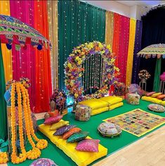 Mendi Decoration At Home, Mehandi Theme Decor, Pakistani Haldi Decoration, Desi Theme Party, Jaggo Decor Ideas, Punjabi Wedding Backdrop, Mehendi Party Decoration, Haldi Stage Decoration At Home, Teej Invite