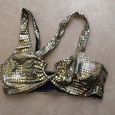 Shein Gold And Black Bikini Top Size S New! Never Worn! Chic Bra-friendly Party Swimwear, Fitted Underwire Halter Top For Party, Party Swimwear For Beach Season, Bra Friendly, Gold Black, Womens Swim, Full Service, Women Shopping, Gold, Black