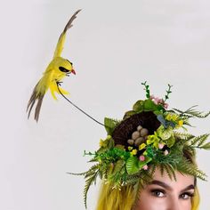 Bird Watcher Costume, Diy Crazy Hat, Flower Dress Costume, Carnival Headpiece, Derby Hats Diy Ideas, Headdress Diy, Wearable Art Recycled, Derby Hats Diy, Flower Headdress