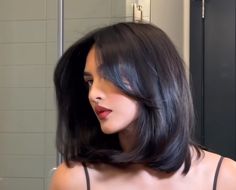 Lob Collar Bone Length, Italian Lob Haircut, Long Bob Black Hair, Face Framing Haircut Short, Long Haircut With Bangs, Side Bangs Short Hair, Curl Hair With Straightener, Hair Styels, Short Dark Hair