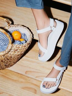 Best Walking Sandals, Comfortable Walking Sandals, Teva Sandals, White Leather Sandals, Fringe Sandals, Strappy Sandals Flat, Sandals Outfit, Elevated Style, Walking Sandals