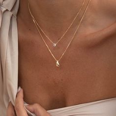 Long Dainty Necklace, Simplistic Gold Necklace, Everyday Pendant Necklace, Prom Necklaces Gold, Dainty Everyday Necklace, Dainty Yellow Gold Jewelry, Gold Jewelry Dainty, Silver Dainty Necklace, Necklaces Gold Simple