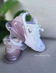 Shoes For Women Nike Air, Nike Shoes Air Max 270, Girly Shoes Sneakers, Gym Shoes For Women, Nike Items, Nike Air Max 270 White, Shoes Board, Nike Shoes Women Fashion, White Violet