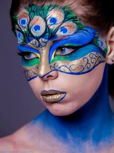 Peacock Face Painting, Peacock Halloween Costume, Peacock Halloween, Peacock Makeup, Carnaval Make-up, Obličejové Masky, Adult Face Painting, Animal Makeup, Face Art Makeup