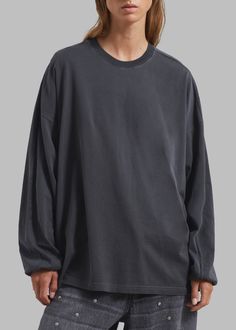 Color: Charcoal Lightweight cotton fleece Relaxed fit Crew neckline Long sleeves Drop shoulders Slip on style Unlined 100% Cotton Machine Wash Cold By The Frankie Shop. Imported The Frankie Shop, Frankie Shop, Cotton Fleece, Long Sleeve Tee, Drop Shoulder, Crew Neckline, Long Sleeve Tees, Slip On, Long Sleeves