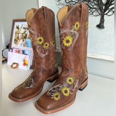 Shyanne Sunflower Cowgirl Boots Never Worn, Perfect Condition Fitted Boots For Country Events In Spring, Fitted Boots For Spring Country Events, Western Boots With Floral Print For Fall, Western Style Yellow Boots For Spring, Boots With Sunflowers, Cowgirl Boots With Flowers In Them, Sunflower Cowgirl Boots, Womens Cowgirl Boots Sunflower, Womens Cowgirl Boots Floral