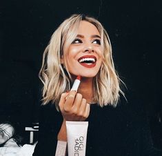 jesuisromyx Longbob Hair, Long Bobs, Alat Makeup, Short Ombre Hair, Cool Short Hairstyles, Long Bob Hairstyles, Penteado Cabelo Curto, Short Blonde, Long Bob