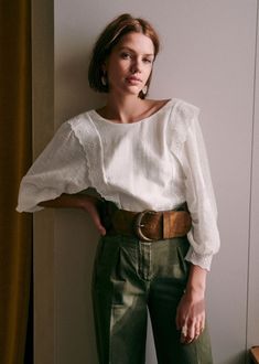 Green Trousers Outfit, Sezane Blouse, Lace Braids, Green Trousers, Straight Trousers, Green Pants, Spring Wardrobe, Cotton Blouses, Parisian Style