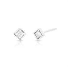 Experience elegance with these luxurious Diamond Rhombus Studs. Perfectly cut, these diamonds offer maximum sparkle and clarity to perfect any look. Expertly crafted from 14K gold, these earrings are a beautiful accessory for any occasion. Diamond-shaped Diamond Earrings For Formal Occasions, Formal Diamond-shaped Diamond Earrings, Diamond White Diamond-shaped Anniversary Earrings, White Gold Diamond-shaped Earrings For Formal Occasions, Formal White Gold Diamond-shaped Earrings, Diamond White Earrings With Diamond Markers For Formal Occasions, Modern Diamond Cut Earrings For Wedding, Modern White Diamond Earrings With Single Cut Diamonds, Elegant Diamond-shaped Diamond Earrings