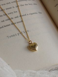 ELLIE Locket Necklace *18K Gold-plated – Gabi The Label Antique Heart Locket, Gabi The Label, Necklace Locket, Jewellery Diamond, Steampunk Diy, French Wedding, Locket Charms, Origami Owl