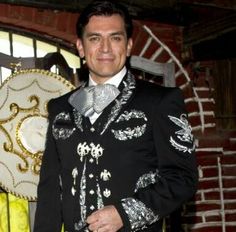 Jorge Salinas Traditional Mexican Dress, Ricky Martin, Native American Culture, Traditional Dresses