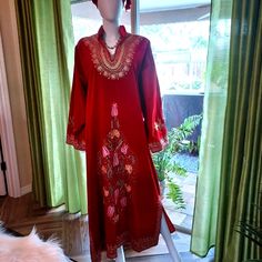 This Kaftan Has No Tags But Has Never Been Worn. The Velour Is A Heavier Fabric With Nicely Finished Inseams And The Garment Is In Nice Shape, No Rips Or Stains. Perfect For Christmas Day Opening Gifts. See Measurements In Pics, Fits Like A L/Xl. Red Floor-length Traditional Wear With Floral Embroidery, Red Tunic Kurta With Resham Embroidery, Traditional Red Kaftan Straight Kurta, Red Bollywood Kaftan In Straight Kurta Style, Red Bohemian Kaftan For Diwali, Red Bohemian Kurta For Festive Occasions, Festive Red Bohemian Kurta, Red Floral Embroidered Dresses With Traditional Drape, Red Dresses With Floral Embroidery And Traditional Drape