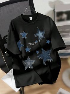 Tween Boy Casual Fashionable Round Neck Knitted Printed T-Shirt Black Casual  Short Sleeve Knitted Fabric Geometric,Slogan  Non-Stretch  Tween Boys Clothing, size features are:Bust: ,Length: ,Sleeve Length: Shirt With Star Y2k, Star T-shirt, Blue Star Outfit, Star Shirt Outfit, Plus Size Tees, Shirts For Teens, Star Shirt, Boys Clothing