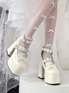 This price is for a pair of shoes only, others are not included. Fabric:PUShoes Details:Bow at Top / Buckle Ankle Strap / Buckle Strap / High Block Heel / Polished / Silver-tone Studs / Silver-toned Grommet Studs Size 35 36 37 38 39 40 Foot Length 22.5 23 23.5 24 24.5 25 Heel 4-12 4-12 4-12 4-12 4-12 4-12 White Goth Outfit, Block High Heels, White Goth, Goth Shoes, Punk Shoes, Kawaii Shoes, White Platform, Long Gloves, Punk Goth