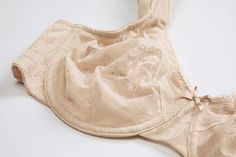 Instead of lamenting on outdated style intimate wear collection, try out this full coverage minimizer bra to add inner excitement to your outer style. The bra comes in a pleasing beige color. This bra looks lovely and the polyamide and spandex material is fine in quality ensuring ultimate comfort. Featuring a back closure, this everyday bra has a special area for creating a one-of-a-kind look.SpecificationsBrand Name: GeraldBlackObscene Picture: NoSexually Suggestive: NoBra Style: MinimizerBra S Outer Style, Minimizer Bra, Bra For Women, Minimiser Bra, Bra Style, Everyday Bra, Bra Styles, Lace Bra, Beige Color