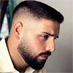 Cortes de pelo para hombre que estarán presente en 2021 Short Hair Cuts For Men, Short Hair Long Beard, Hair Cuts For Men, Beard Styles Short