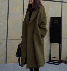 Fesyen Islam, Winter Mode Outfits, Fall Fashion Coats, Korean Fashion Trends, Green Coat, Wool Blend Coat, Woolen Coat, Coat Outfits, Pastry Chef