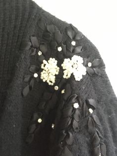 80s cardigan black size m Condition good Vintage Black Sweater For Fall, Black Cardigan For Party In Fall, Black Long Sleeve Sweater For Evening, Black Long Sleeve Party Cardigan, Black Long Sleeve Cardigan For Party, Black Winter Evening Cardigan, Winter Evening Black Cardigan, Black Evening Cardigan For Winter, Vintage Long Sleeve Cardigan For Evening