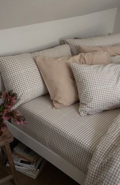 Refresh your decor with the rustic charm of this gingham fitted sheet crafted from crisp, breathable cotton percale for a relaxed feel. 200 thread count 100% cotton Machine wash, tumble dry Made in Portugal Cute Queen Bedding, Checkered Sheets, Neutral Sheets, Gingham Bedding, Gingham Sheets, Piglet In Bed, Plaid Bedding, College Room, Summer Bedding