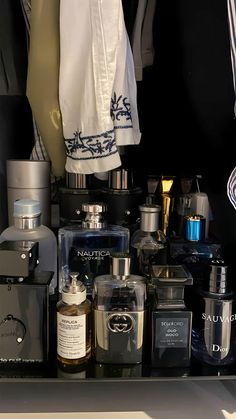 Cologne For Men Aesthetic, Perfume For Men Aesthetic, Men Perfume Aesthetic, Men’s Perfume Collection, Perfume Aesthetic Dark, Gentleman Aesthetic