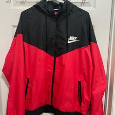 Brand New W/O Tags Nike Windrunner Szxl Casual Winter Running Track Jacket, Casual Winter Track Jacket For Running, Nike Casual Track Jacket For Running, Casual Nike Track Jacket For Running, Sporty Black Windbreaker For Running, Black Sporty Windbreaker For Running, Casual Nylon Track Jacket For Running, Casual Moisture-wicking Windbreaker For Running, Casual Black Windbreaker For Running