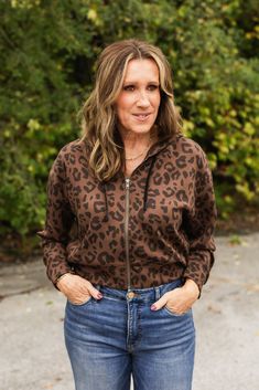 leopard zip up hoodie jacket Outfit For Travel, Lounge Outfit, Casual Fall Outfits, Outfit Idea, Casual Jacket