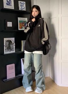 Korean Street Fashion Modest, Adidas Zip Up Outfit, Tomboy Outfits, Tomboy Fashion, 가을 패션, Casual Style Outfits, Korean Outfits, Lookbook Outfits