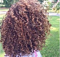 Finger Coiling, Make Curly Hair, Curly Pixie Cuts, Curly Pixie, Natural Wavy Hair, Stylish Haircuts