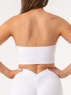 Model is 178cm tall. She usually wears a size S and is wearing a size S.
Her bust measures 93cm and her waist measures 75cm. Lower the intensity, and lift the style in this strapless tank bra option. With removable bra pads, this piece was created for rest day activities or even low-impact leg sessions to flatter your upper body like no other. Recommended for low intensity training and lifestyle.
 Main: 81% Nylon / 19% Elastane Lining: 90% Polyester / 10% Elastane Rest Day, Rest Days, Bra Pads, Home Sport, Padded Bras, Upper Body, Lifestyle, Bra, Clothes For Women