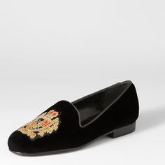 Gals can go classic with the Black Velvet Emblem Smoking Slipper | jon josef, shoes, handmade, made in spain, hecho a mano, hecho en españa, heels, flats, loafers, zapato plano, zapatilla, chancla, glamour, american brand, tacon, trendy, trend, inspiration, inspiracion, slippers, sandalia, bailarina, botas, botin, booties, boots, comodo, comfortable, cuero, leather, piel, pump, must have, elegance, velvet, slides, gatsby, patent, suede Winter Shopping, Women Slippers, Womens Slippers, Comfortable Shoes