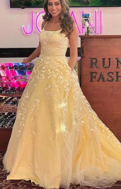 Lace Floor-length Quinceanera Evening Dress, Lace Floor-length Evening Dress For Quinceanera, Floor-length Lace Evening Dress For Quinceanera, Lace Gown For Prom Or Quinceanera, Lace Gown For Quinceanera And Prom Season, Lace Gown For Quinceanera During Prom Season, Lace Ball Gown For Prom, Lace Wedding Dress For Prom, Lace Gown For Homecoming