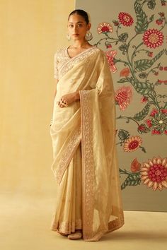 Gold saree with floral dabka zardosi embroidered border. Paired with a floral jaal embroidery. - Aza Fashions Saree Gowns, Cotton Sarees Handloom, Scallop Border, Chanderi Saree, Floral Saree, Lehenga Saree, Blouse For Women, Pattern Embroidery, Gold Silk