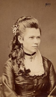 Contemporary carte de visite, 1870s Era Victoria, 1870s Fashion, Victorian Portraits, Victorian Photos