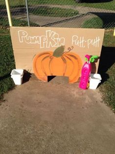 there is a sign that says pumpkin rutt putt