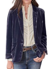 PRICES MAY VARY. One button down velvet jacket for spring and fall Trendy lightweight casual velvet blazer jacket 【Size Guide for VELVET BLAZER JACKET】----XS=US 0-2, S=US 4-6, M=US 8-10, L=US 12-14, XL=US 16-18, XXL=US 20-22. Please refer to the body size chart in last picture before purchase. 【SELLING POINTS for VELVET COAT】----- 1 Button up jacket/ Long sleeves/ 2 Side pockets/ Sort length velvet suit women shacket/ Solid color- Long black blazer women, wine red blazer for woman, green velvet Velvet Jacket Women, Blue Velvet Blazer, Velvet Cardigan, Blazer Casual, Velvet Sleeve, Crop Top Hoodie, Velvet Blazer, Velvet Jacket, Long Sleeve Blazers