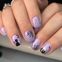 Spooky Nail Manicure, Cute Nail Designs For Halloween, Purple Mummy Nails, Halloween Nails 2023 Purple, Black Cat Nail Art Halloween, Purple Cat Nails, Halloween Gel Nail Art, Halloween Nails Design Ideas, Halloween Luminary Nails