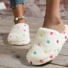 Brand New! Size 6 - 7 Woman’s Slippers. Soft And Plush Cushioned Insoles. Slippers Cute, Preppy Women, Bedroom Slippers, Comfortable Slippers, Home Slippers, Warm Slippers, Casual Home, Cute Stars, White Shoes Women