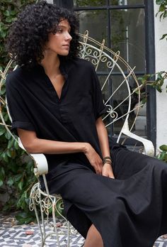 Eco friendly caftans and tunics inspired by the ocean, made on main street. Ethically sourced... Casual Tunic Kaftan, Chic Relaxed Fit Tunic Maxi Dress, Chic Relaxed Fit Kaftan, Resort Wear Dresses, Sustainable Brands, Eco Luxury, Classic Shirt Dress, Easy Dress, Long Kaftan