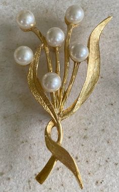 Rachel beautiful Designer Pearl Brooch. 22kt gold plated. Canadian made, Floral Design, Lead and Nickel free Pearl Brooch, Beautiful Earrings, Beautiful Necklaces, Earring Set, Brooch Pin, Floral Design, Handmade Items, Gold Plate, Fashion Accessories