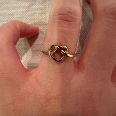 James Avery Delicate Heart Knot Ring Size 4 Solid 14k Gold Made In Texas Lightly Used Heart Knot Ring, Heart Knot, James Avery Jewelry, James Avery, Knot Ring, Womens Jewelry Rings, Gold Color, Knot, Ring Size