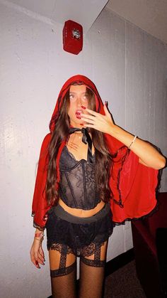 Hot Little Red Riding Hood Costume, Little Red Halloween Costumes, Little Red Riding Hood Costume Aesthetic, Halloween Red Costume, Solo Hot Halloween Costumes, Halloween Outfits 2024, Halloween Costume Picture Ideas, Red Wig Costume Halloween, Halloween Costumes College 2024