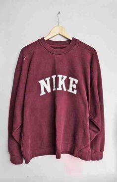 Nike Casual, Tokyo Street Fashion, Nike Pullover, Nike Vintage, Nike Sweater, Sweatshirt Outfit, Nike Sweatshirts, Nike Fashion, 2016 Fashion