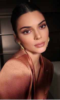 Kendall Jenner Ab Workout, Jen Atkin Hair, Hairstylist Branding, Wedding Hairstyles And Makeup, Day Makeup Looks, Date Night Makeup, Valentines Day Makeup