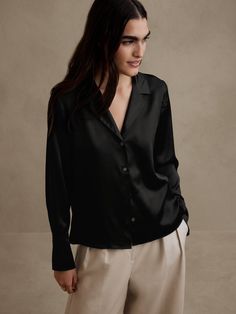 Silk Resort Shirt | Banana Republic Oversized White Shirt, Chambray Denim Shirt, Black Button Down Shirt, Resort Shirt, Spandex Shirts, White Sleeveless Blouse, Layered Blouse, Silk Camisole, Fitted Blouses