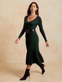 Ribbed V-Neck Sweater Dress | Banana Republic Kibbe Soft Classic With Romantic Essence, Sweater Dress With Boots, V Neck Sweater Dress, Sweater Dress Pattern, Green Sweater Dress, Dresses 2022, Winter Street, Dream Outfits, Dresses Casual Fall